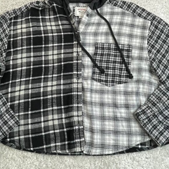American Eagle Cozy Cabin Crop Hoodie Flannel Shirt Black Gray Plaid - Picture 7 of 10